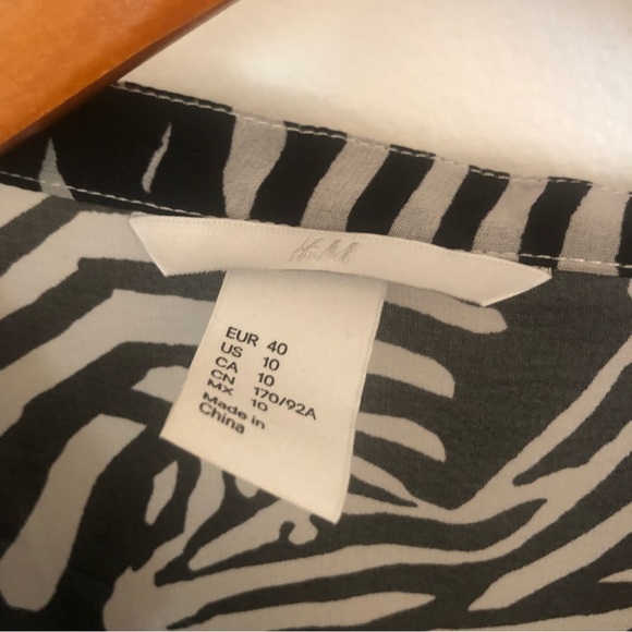 H&M Crossover Tank - Picture 6 of 6